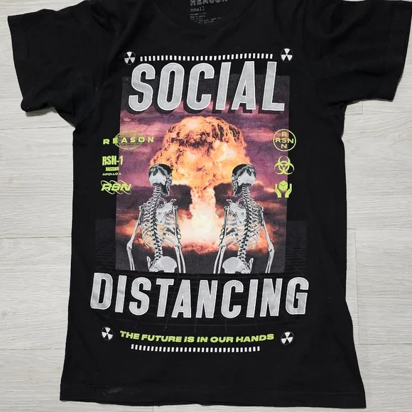 graphic t-shirt - Picture 2 of 3